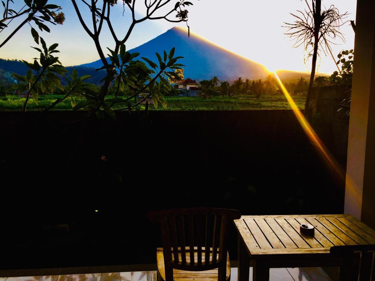 D'Uma Amed Homestay Exterior photo