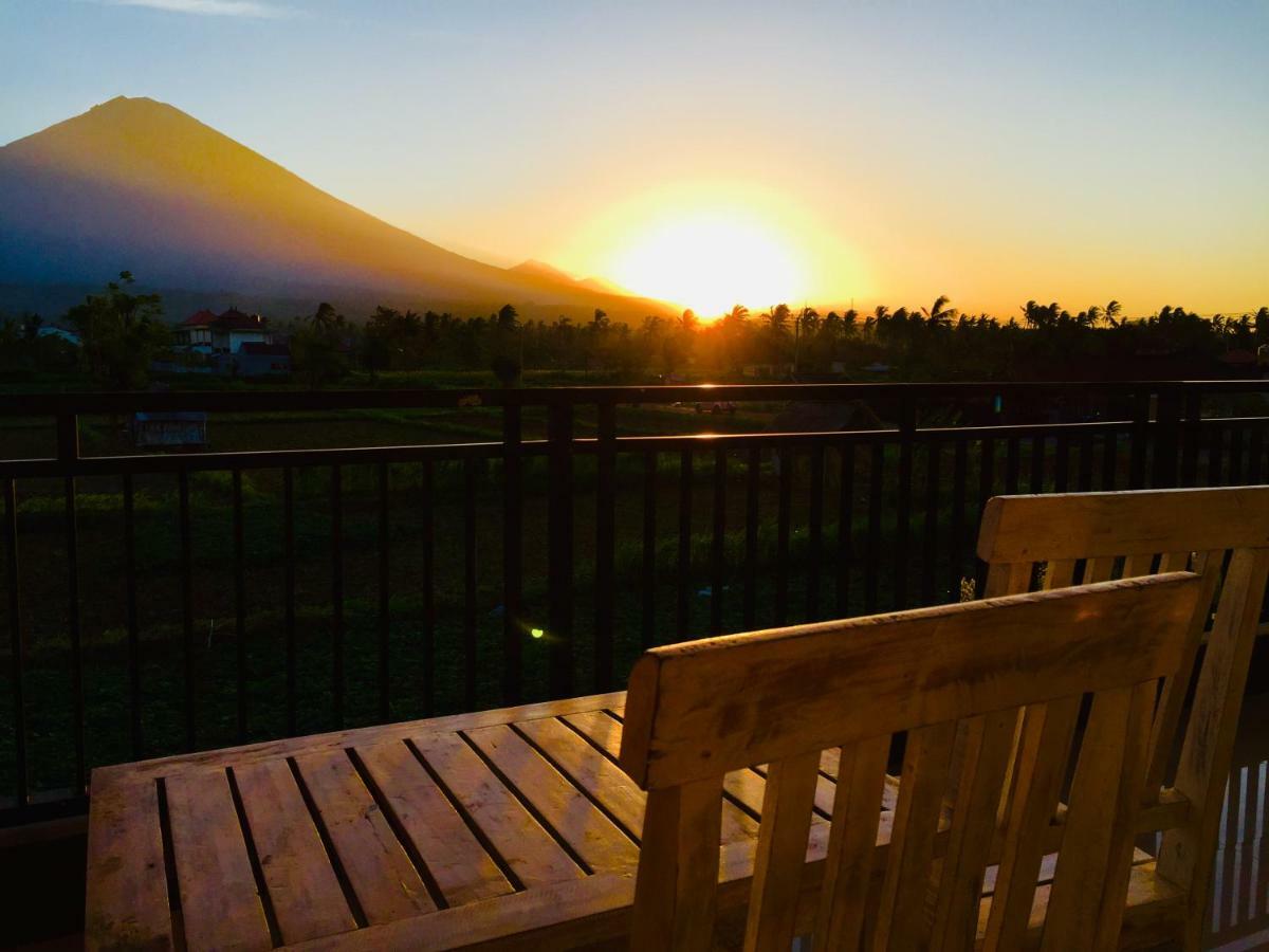 D'Uma Amed Homestay Exterior photo